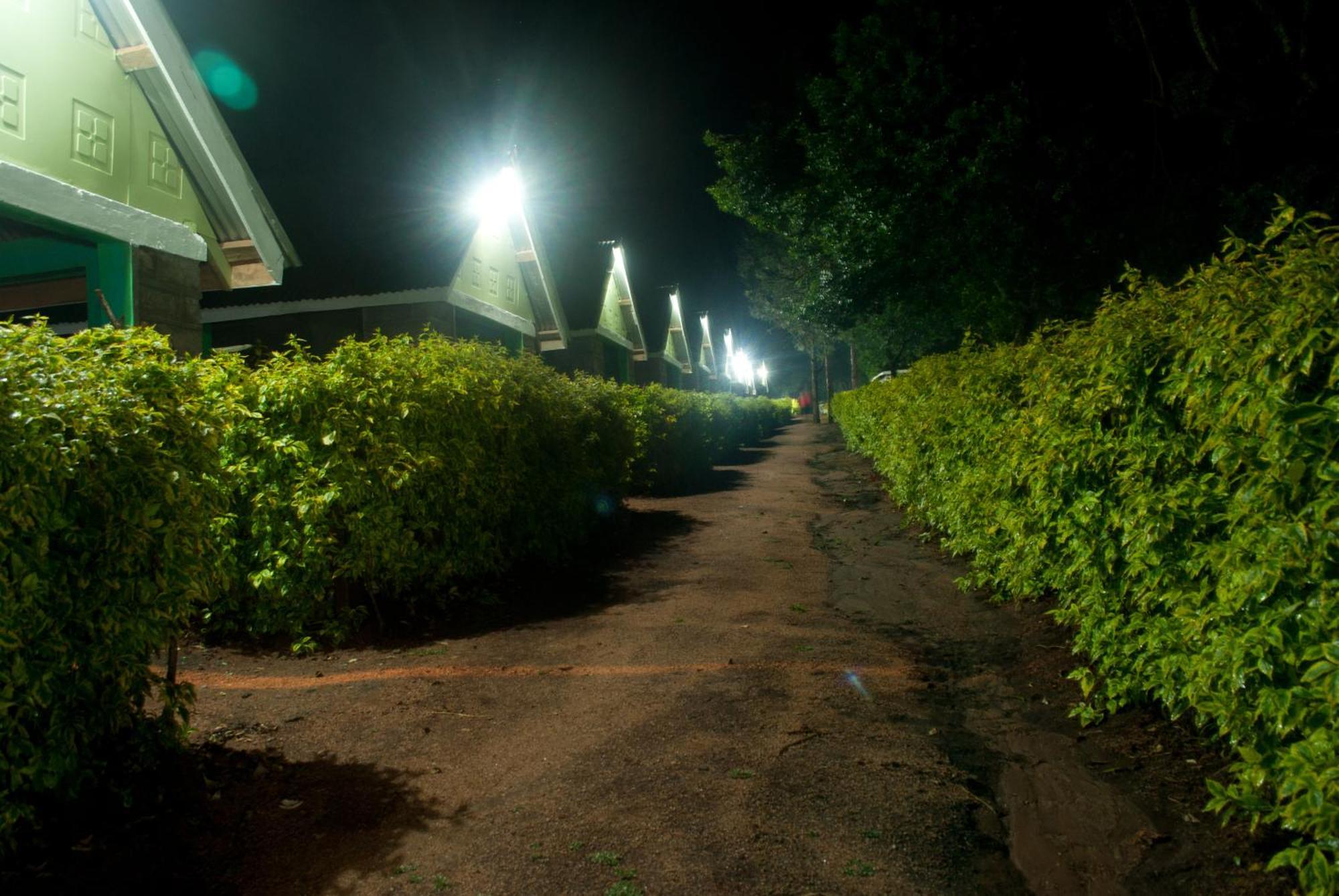 Rhino Tourist Camp Hotel Ololaimutiek Exterior foto