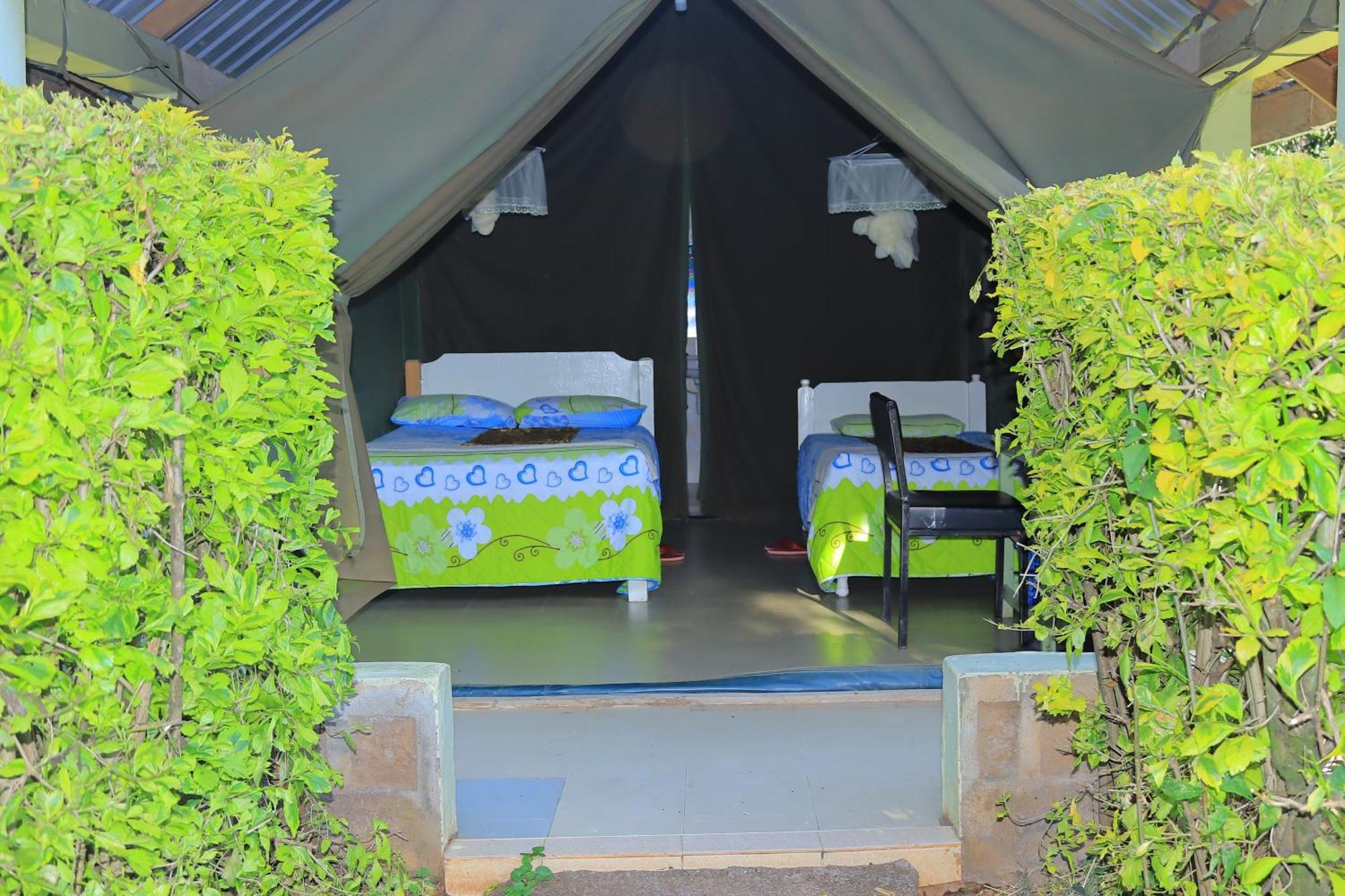Rhino Tourist Camp Hotel Ololaimutiek Exterior foto