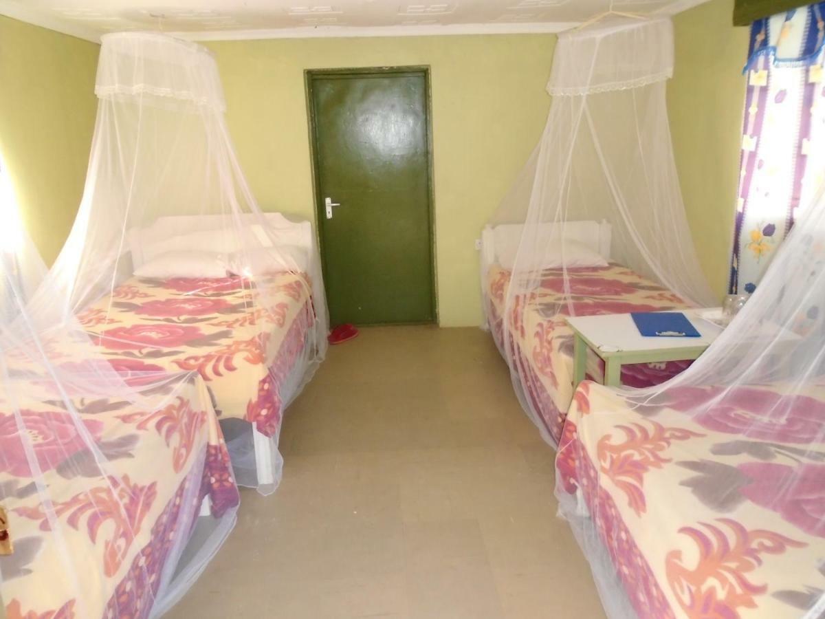 Rhino Tourist Camp Hotel Ololaimutiek Exterior foto